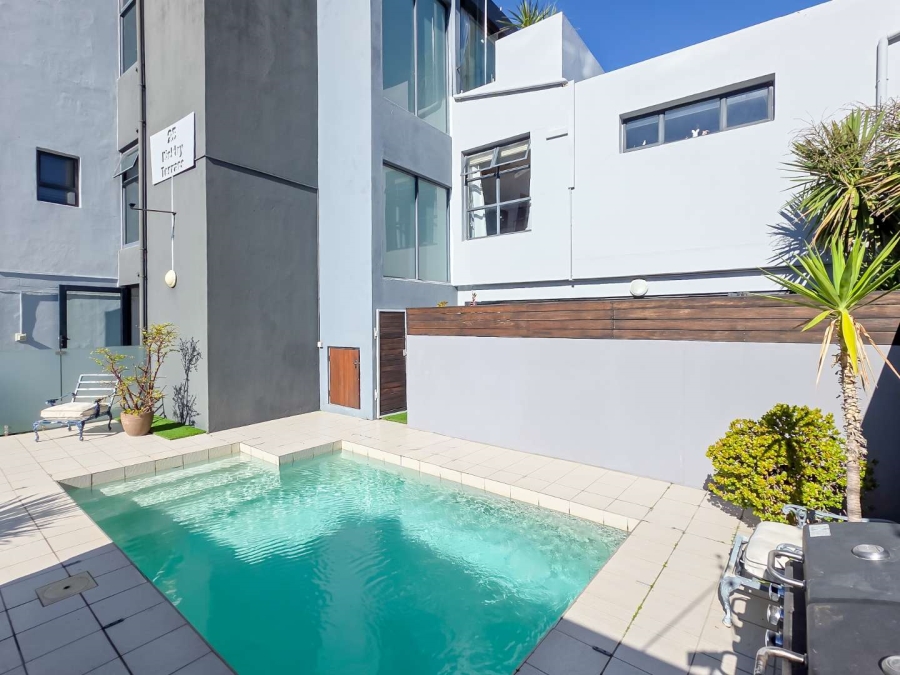 2 Bedroom Property for Sale in Sea Point Western Cape